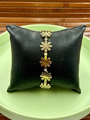 Anti Tarnish Gold Kada Bracelet with Stones A7FJ00016E Anti Tarnish Gold Kada Bracelet with Stones A7FJ00016E